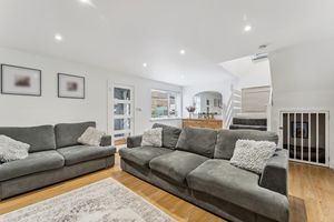 Sitting room- click for photo gallery